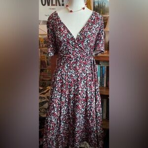 NWT
V Neck Floral Wrap Dress with short sleeves from Amazon Essentials
